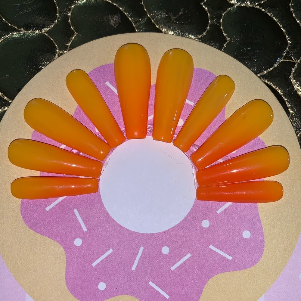 Mango Mood set press ons 🥭